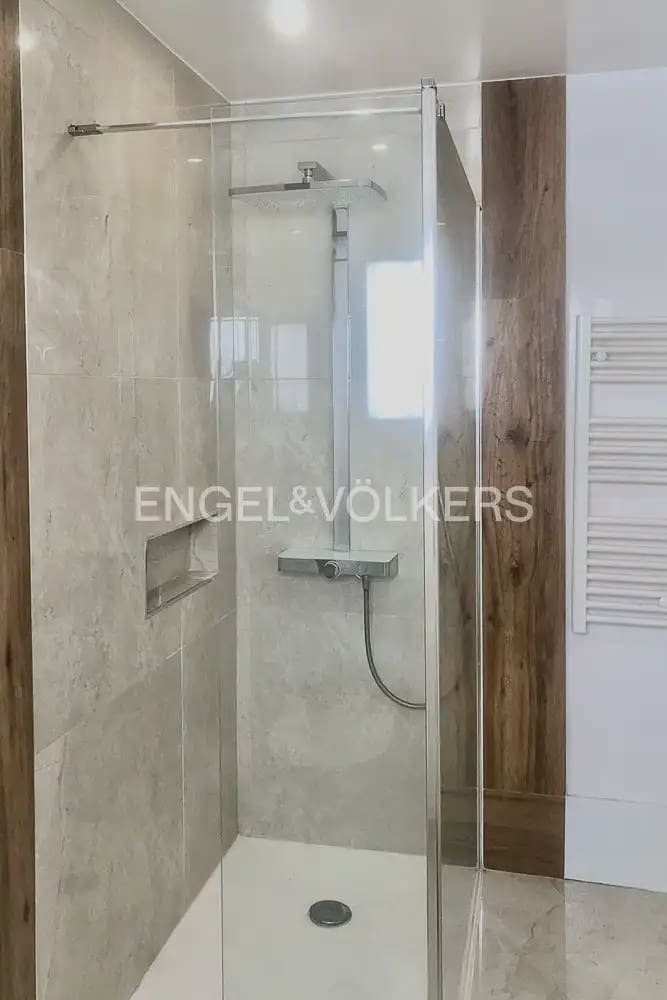 3 bedroom Townhouse for sale in Gilet with pool - € 280,000 (Ref: 9897971)