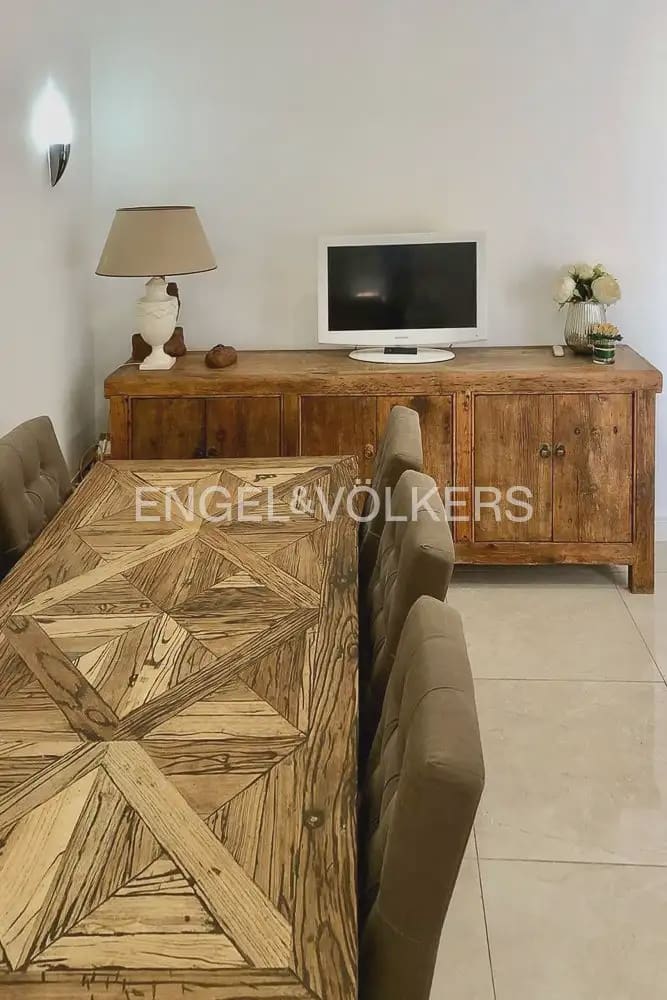 3 bedroom Townhouse for sale in Gilet with pool - € 280,000 (Ref: 9897971)