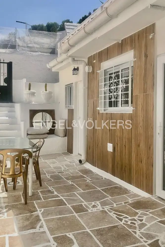 3 bedroom Townhouse for sale in Gilet with pool - € 280,000 (Ref: 9897971)