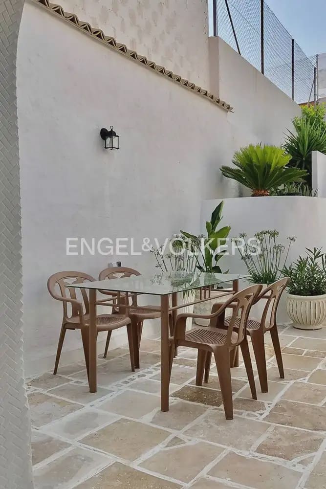 3 bedroom Townhouse for sale in Gilet with pool - € 280,000 (Ref: 9897971)