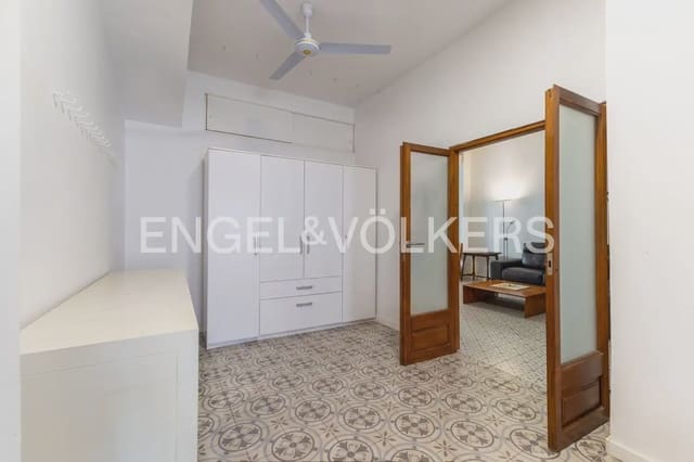 7 quarto Casa em Banda para venda em En Corts, Valência cidade - 795 000 € (Ref: 9897972)