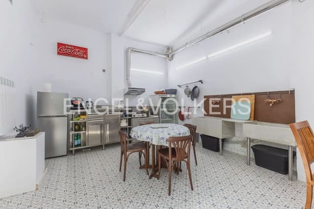 7 quarto Casa em Banda para venda em En Corts, Valência cidade - 795 000 € (Ref: 9897972)
