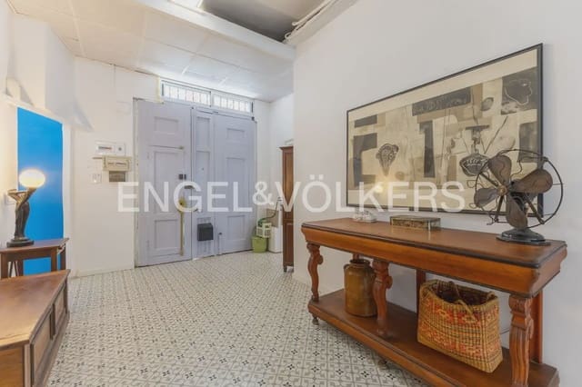 7 quarto Casa em Banda para venda em En Corts, Valência cidade - 795 000 € (Ref: 9897972)
