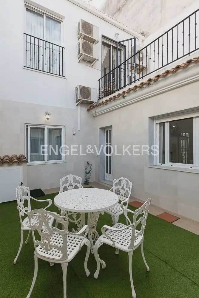 4 chambre Maison de Ville à vendre à Valence ville avec garage - 990 000 € (Ref: 9897973)