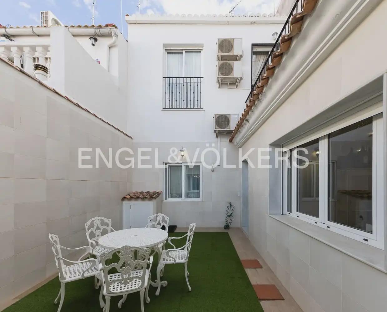 4 chambre Maison de Ville à vendre à Valence ville avec garage - 990 000 € (Ref: 9897973)