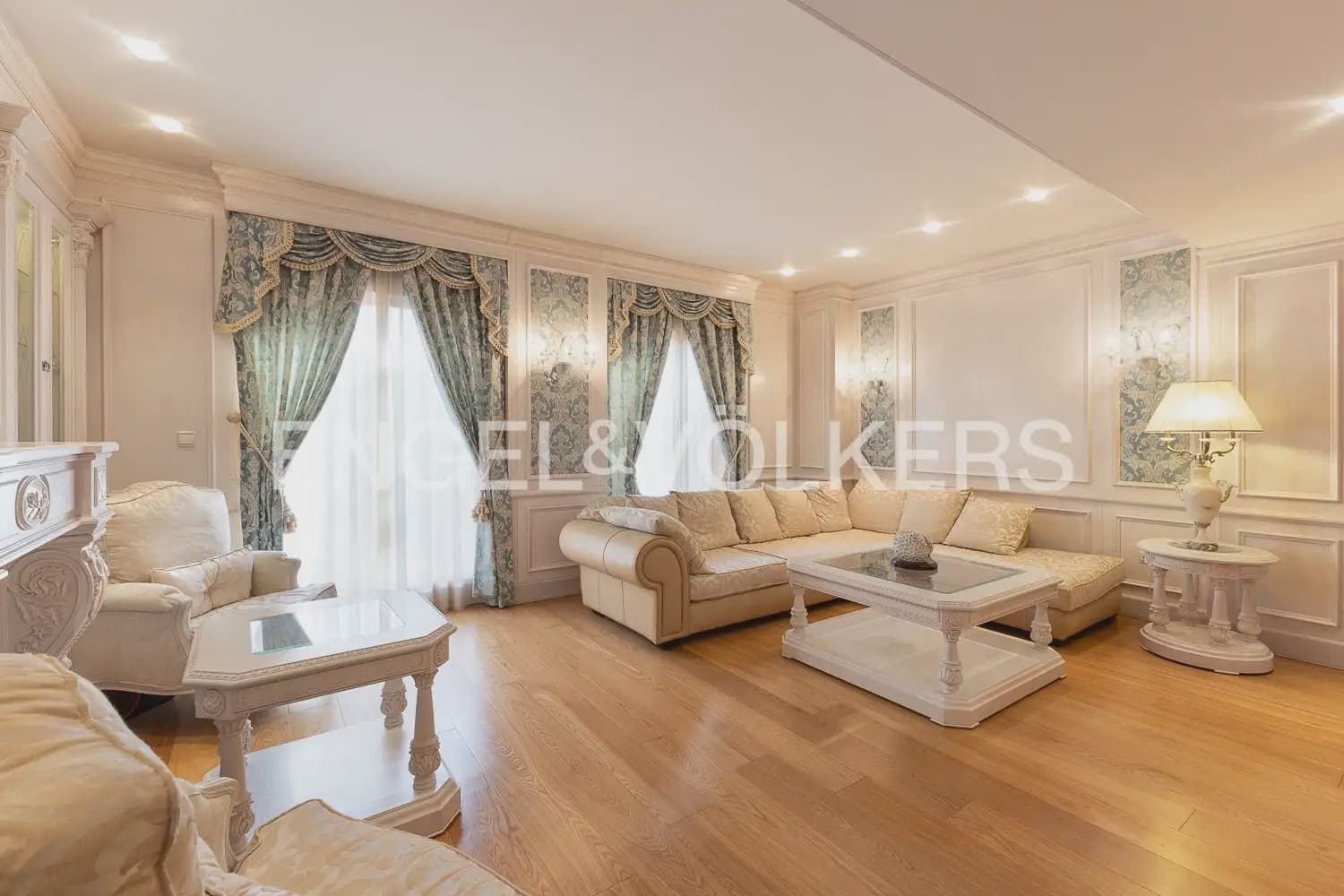 4 chambre Maison de Ville à vendre à Valence ville avec garage - 990 000 € (Ref: 9897973)