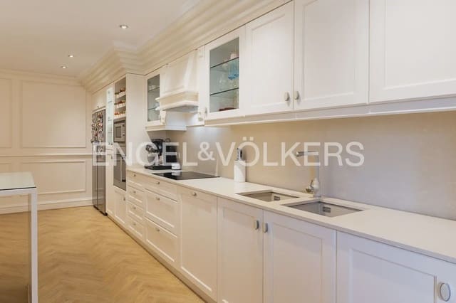 4 Zimmer Haus zu verkaufen in Cabanyal-Canyamelar, València Stadt mit Garage - 990.000 € (Ref: 9897973)