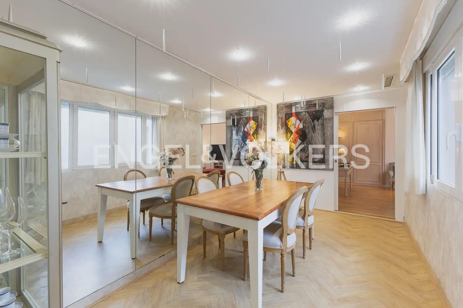 4 chambre Maison de Ville à vendre à Valence ville avec garage - 990 000 € (Ref: 9897973)