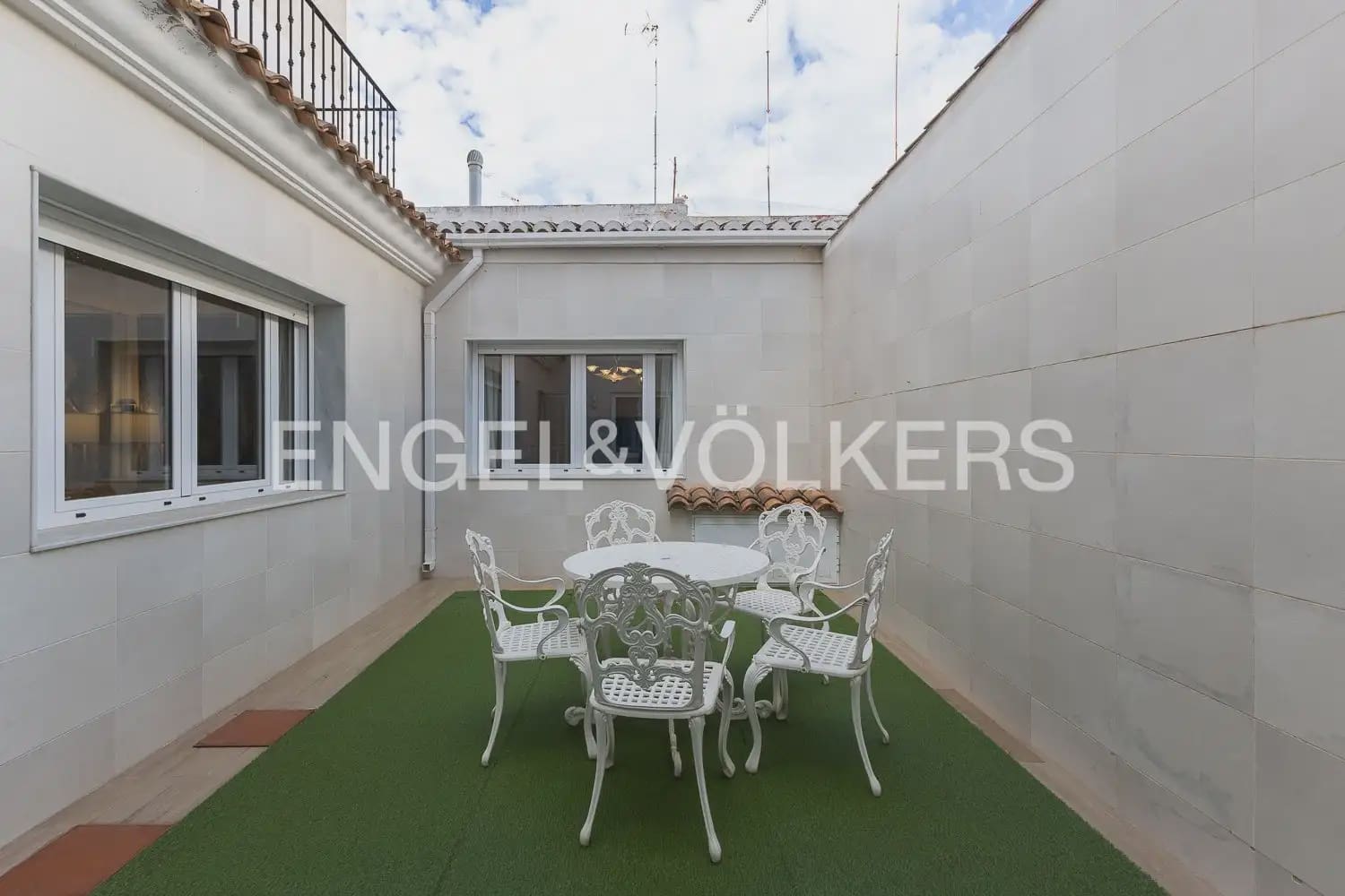 4 chambre Maison de Ville à vendre à Valence ville avec garage - 990 000 € (Ref: 9897973)