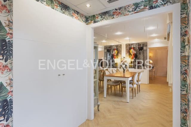 4 soveværelse Byhus til salg i Cabanyal-Canyamelar, Valencia by med garage - € 890.000 (Ref: 9897973)