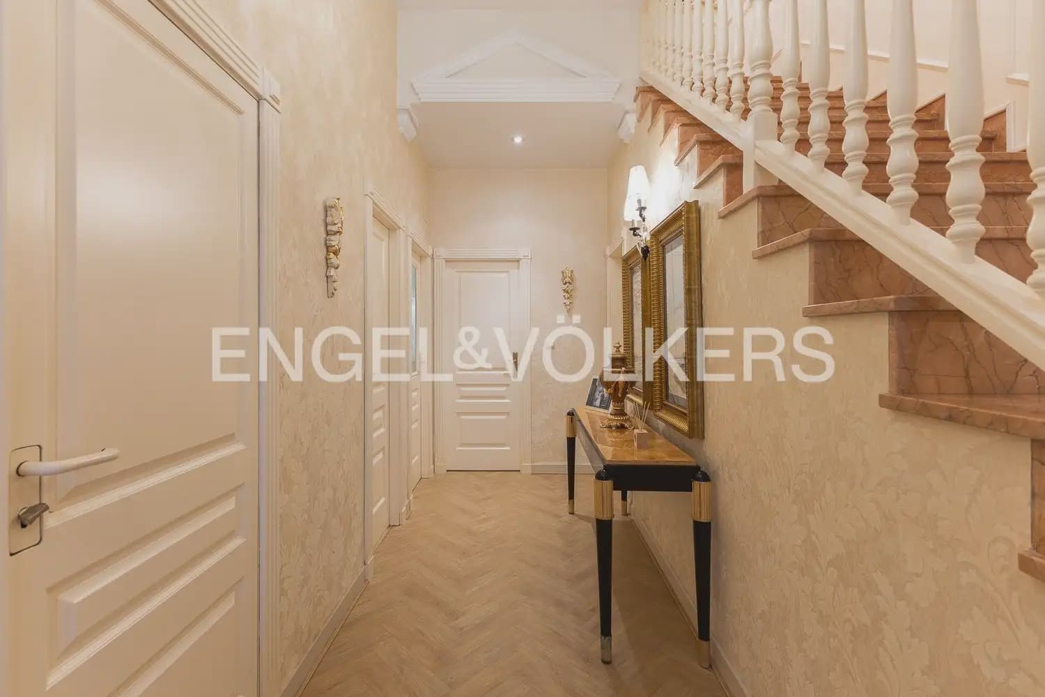 4 chambre Maison de Ville à vendre à Valence ville avec garage - 990 000 € (Ref: 9897973)