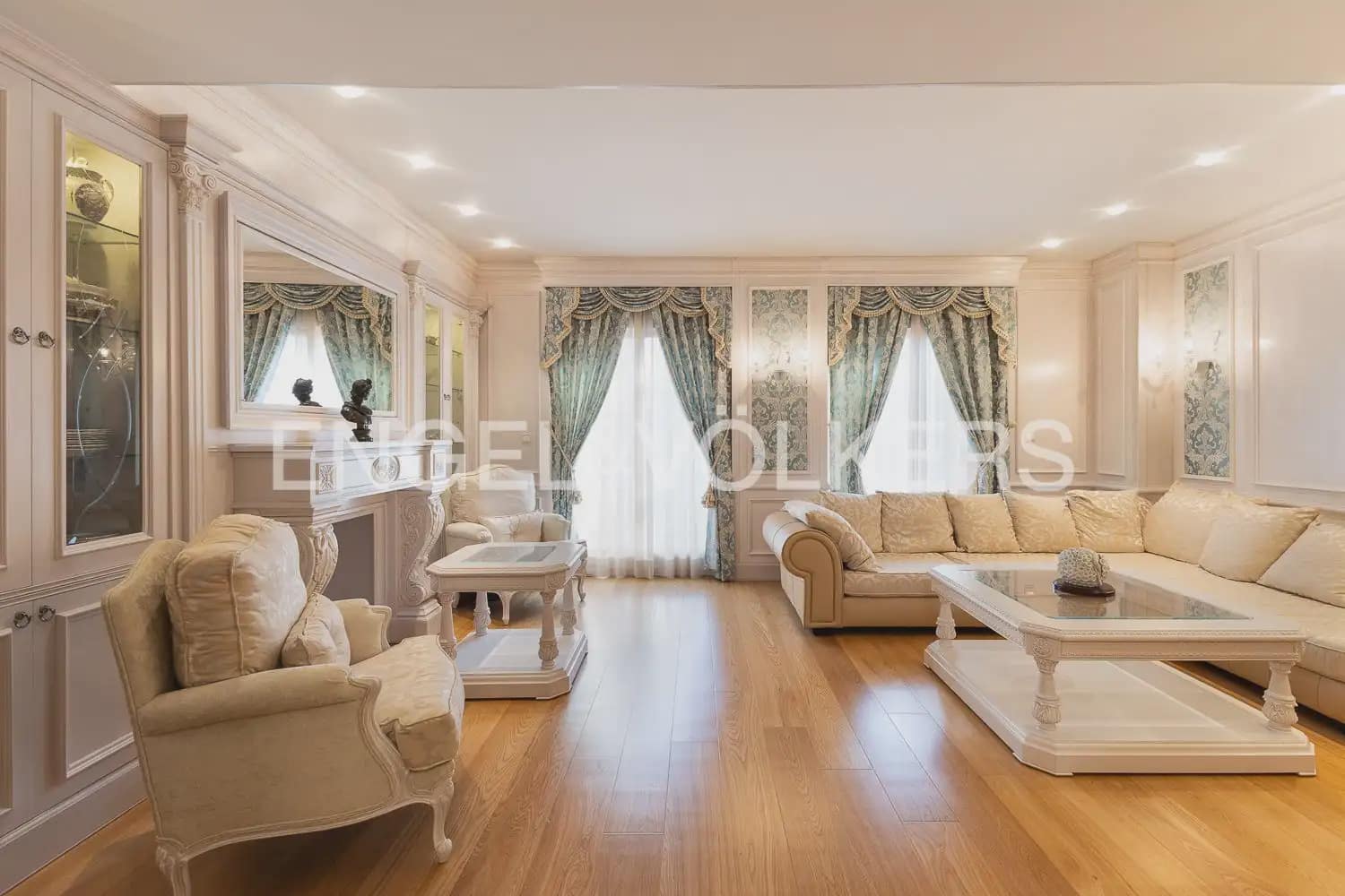 4 chambre Maison de Ville à vendre à Valence ville avec garage - 990 000 € (Ref: 9897973)