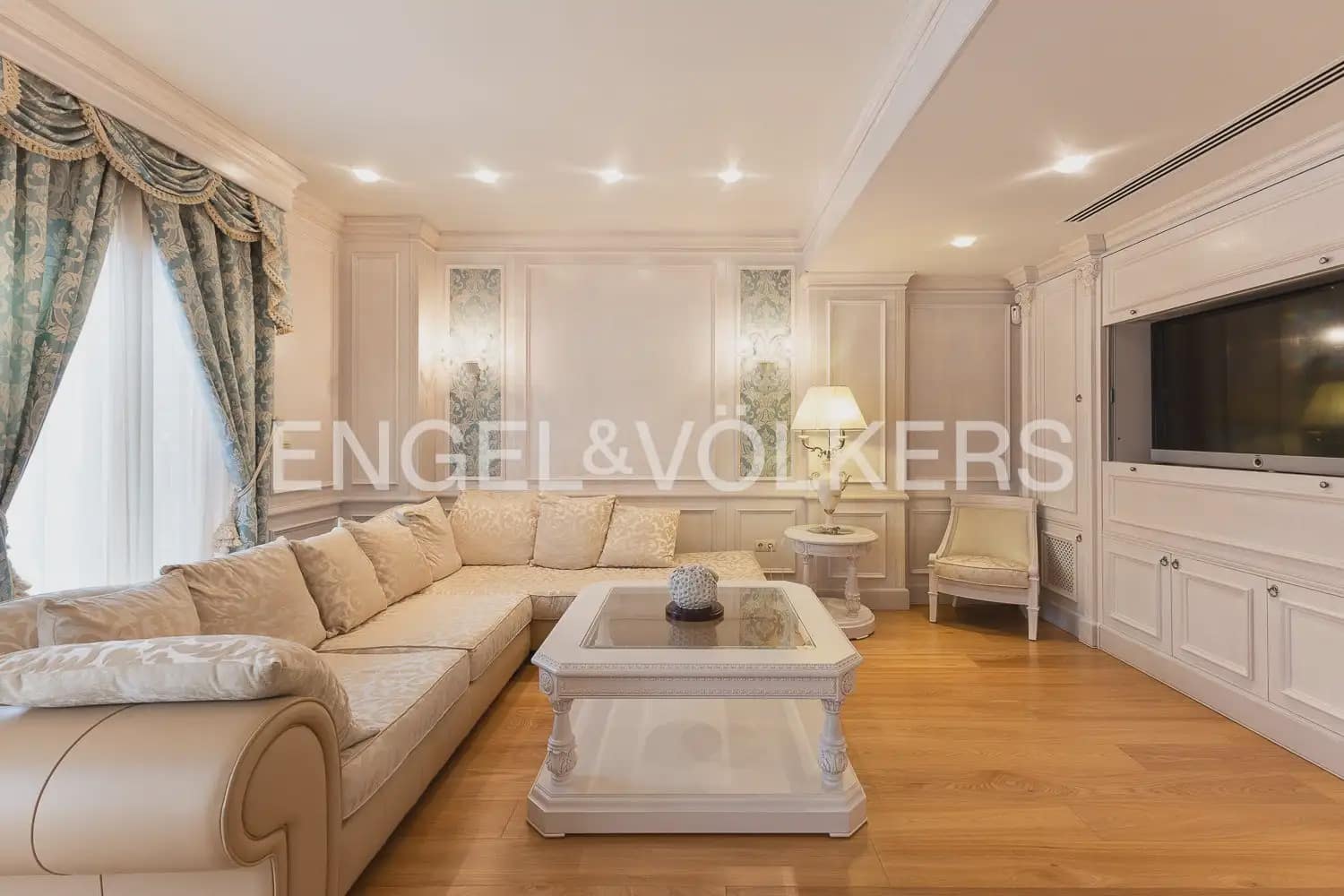 4 chambre Maison de Ville à vendre à Valence ville avec garage - 990 000 € (Ref: 9897973)