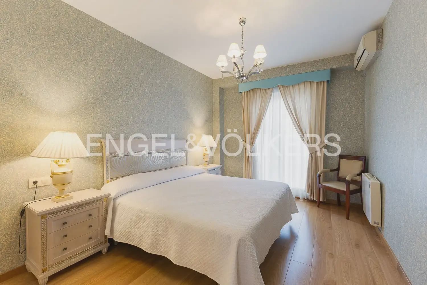 4 chambre Maison de Ville à vendre à Valence ville avec garage - 990 000 € (Ref: 9897973)