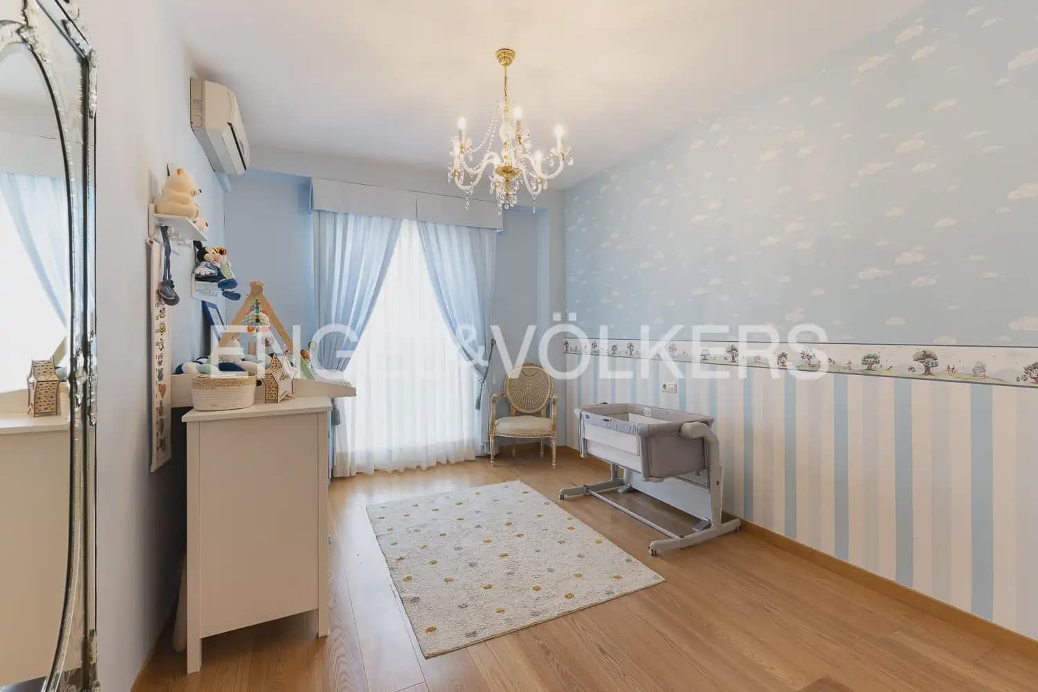 4 chambre Maison de Ville à vendre à Valence ville avec garage - 990 000 € (Ref: 9897973)