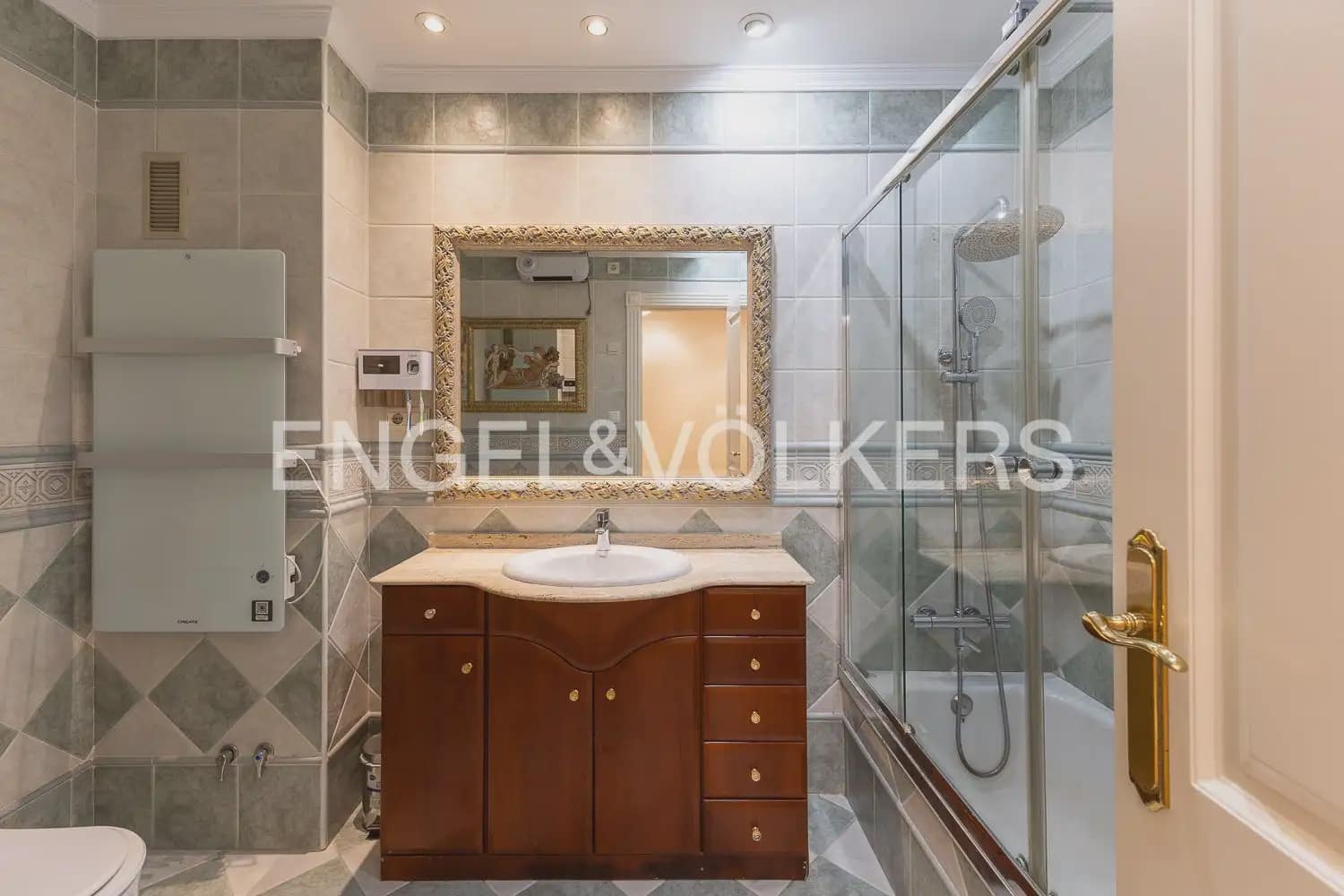 4 chambre Maison de Ville à vendre à Valence ville avec garage - 990 000 € (Ref: 9897973)