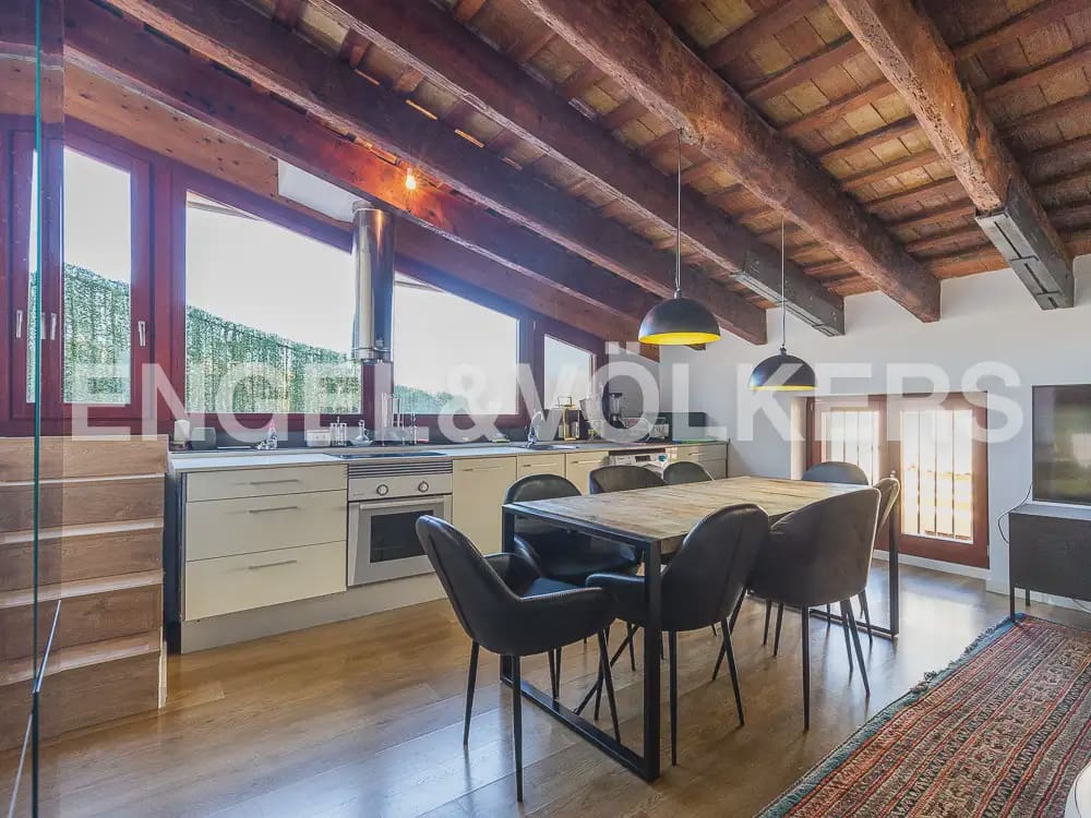 2 quarto Penthouse para arrendar em Valencia cidade - 2 000 € (Ref: 9897975)