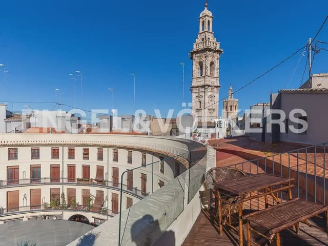 2 quarto Penthouse para arrendar em El Mercat, Valência cidade - 2 000 € (Ref: 9897975)