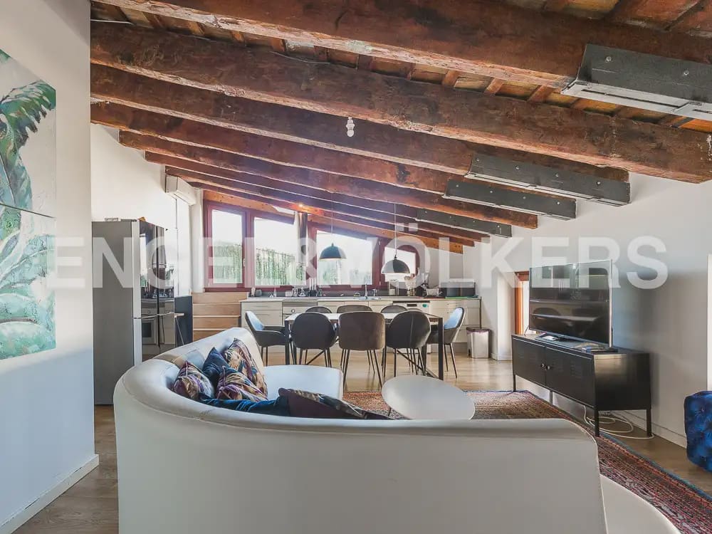 2 quarto Penthouse para arrendar em Valencia cidade - 2 000 € (Ref: 9897975)