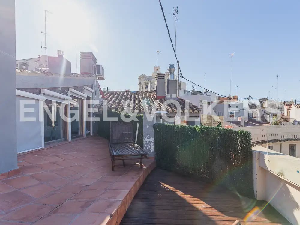2 quarto Penthouse para arrendar em Valencia cidade - 2 000 € (Ref: 9897975)
