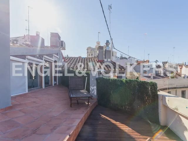 2 quarto Penthouse para arrendar em El Mercat, Valência cidade - 2 000 € (Ref: 9897975)