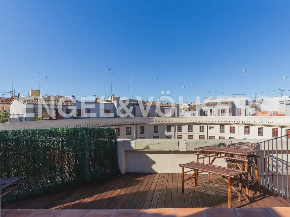 2 quarto Penthouse para arrendar em Valencia cidade - 2 000 € (Ref: 9897975)