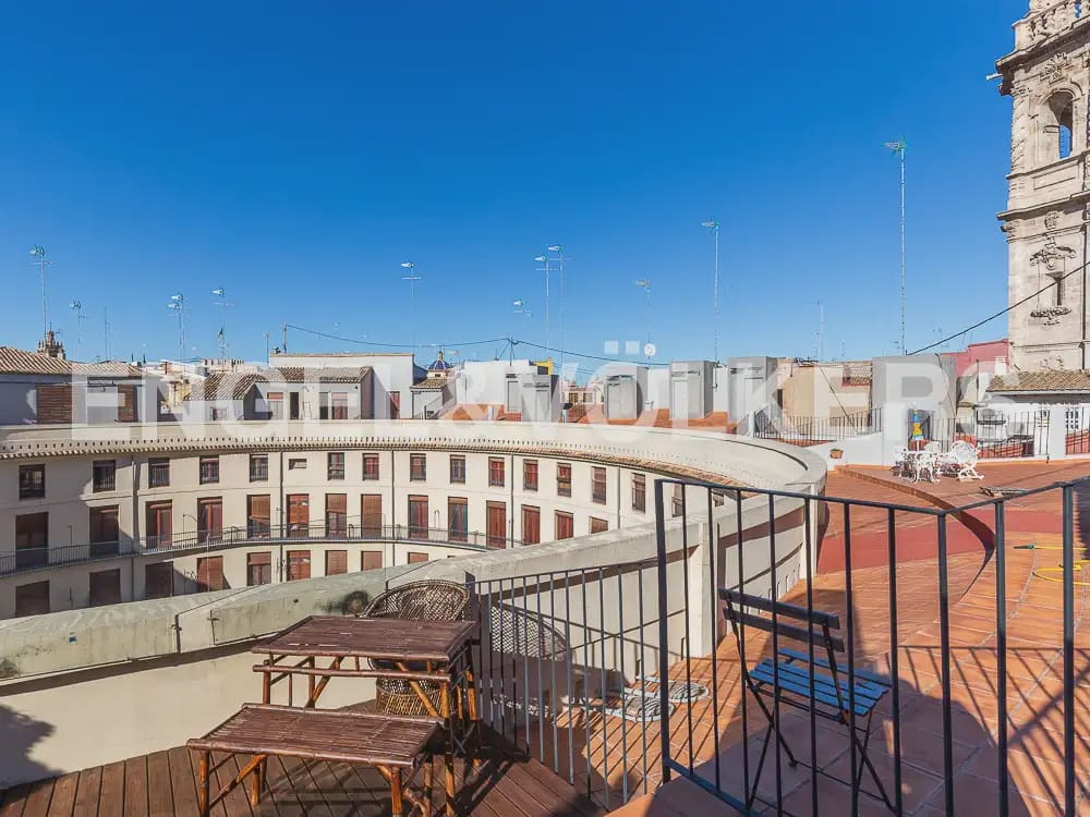 2 quarto Penthouse para arrendar em Valencia cidade - 2 000 € (Ref: 9897975)
