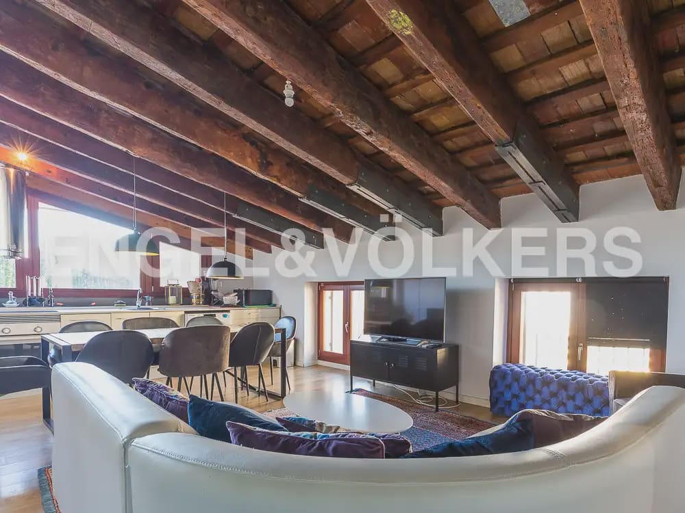 2 quarto Penthouse para arrendar em Valencia cidade - 2 000 € (Ref: 9897975)