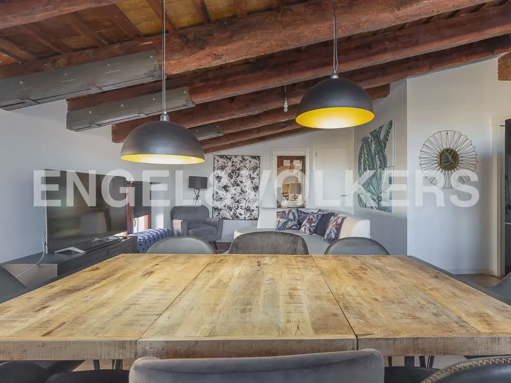 2 quarto Penthouse para arrendar em Valencia cidade - 2 000 € (Ref: 9897975)