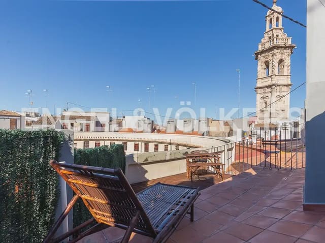 2 quarto Penthouse para arrendar em El Mercat, Valência cidade - 2 000 € (Ref: 9897975)