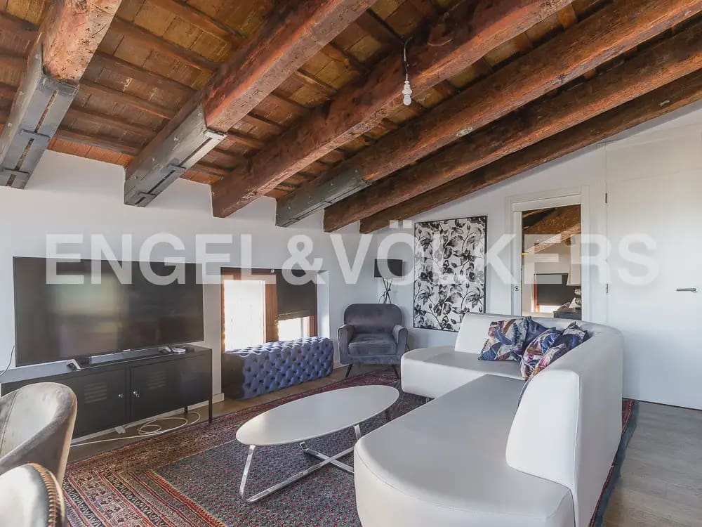 2 quarto Penthouse para arrendar em Valencia cidade - 2 000 € (Ref: 9897975)