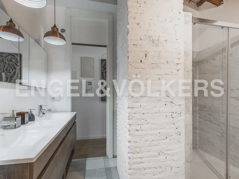 2 quarto Penthouse para arrendar em Valencia cidade - 2 000 € (Ref: 9897975)