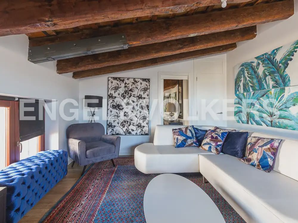 2 quarto Penthouse para arrendar em Valencia cidade - 2 000 € (Ref: 9897975)