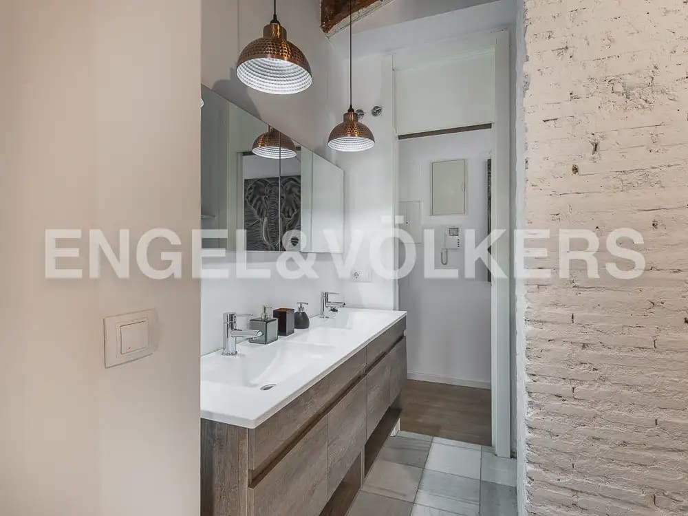 2 quarto Penthouse para arrendar em Valencia cidade - 2 000 € (Ref: 9897975)