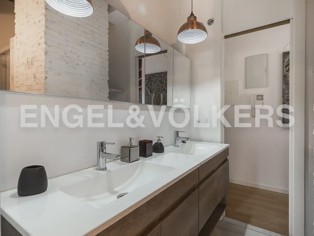 2 quarto Penthouse para arrendar em Valencia cidade - 2 000 € (Ref: 9897975)