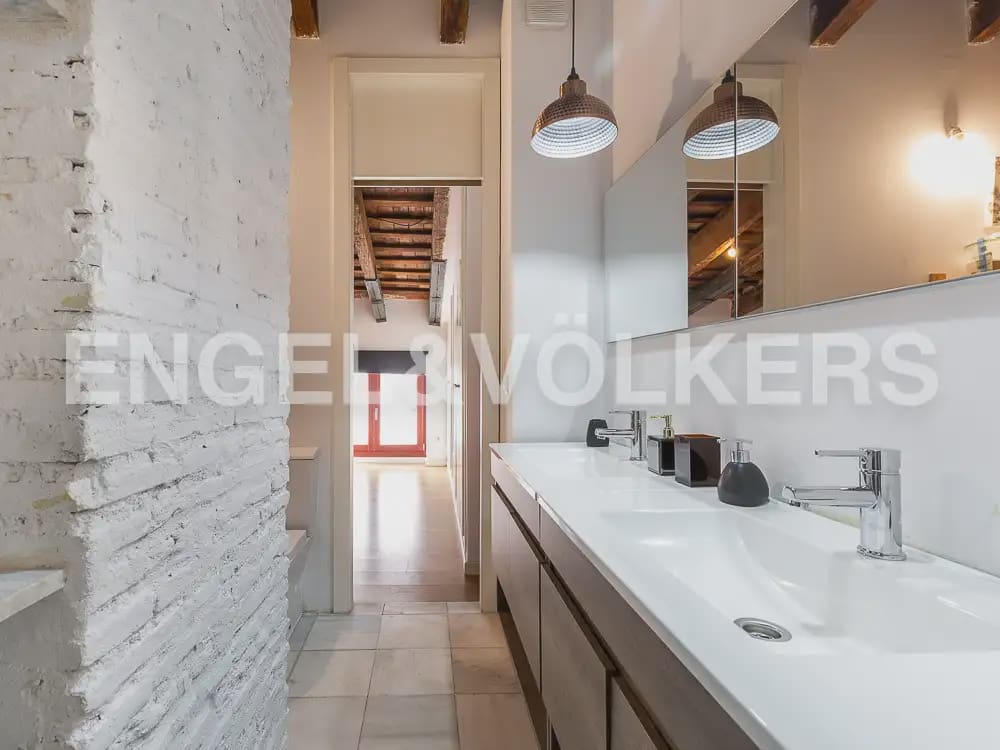 2 quarto Penthouse para arrendar em Valencia cidade - 2 000 € (Ref: 9897975)