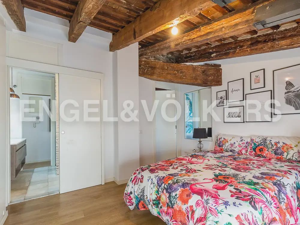 2 quarto Penthouse para arrendar em Valencia cidade - 2 000 € (Ref: 9897975)