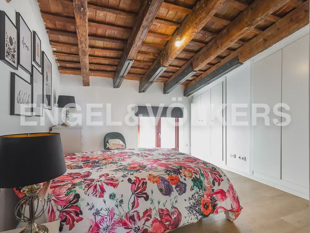 2 quarto Penthouse para arrendar em Valencia cidade - 2 000 € (Ref: 9897975)