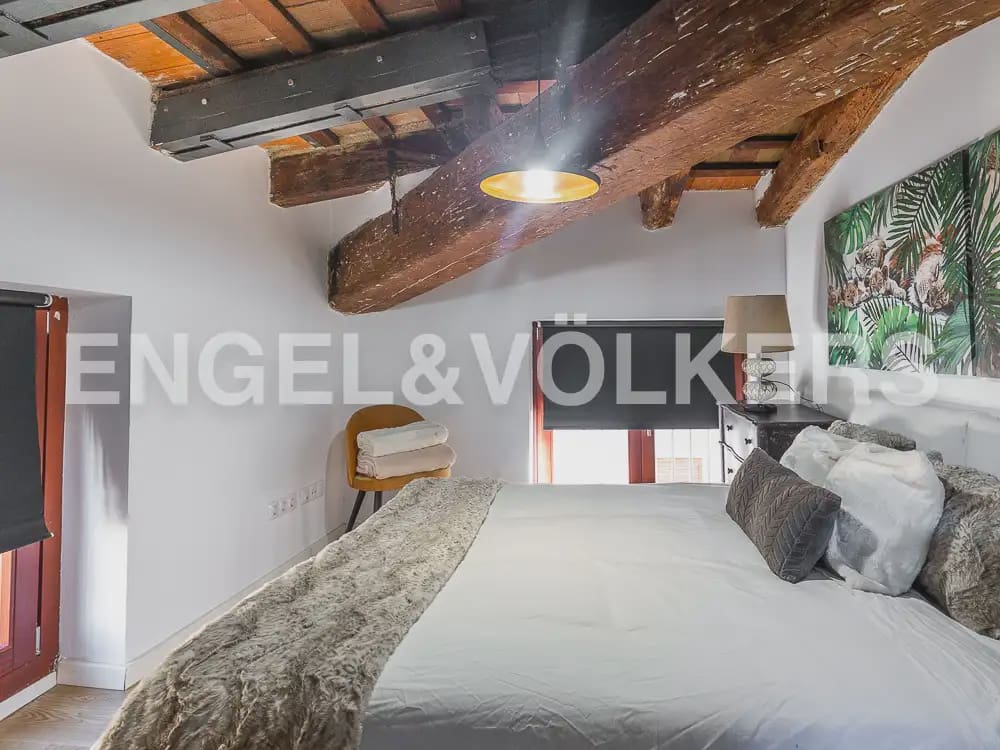 2 quarto Penthouse para arrendar em Valencia cidade - 2 000 € (Ref: 9897975)