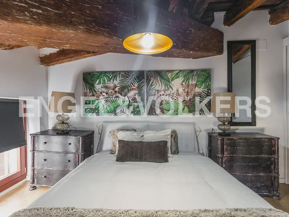 2 quarto Penthouse para arrendar em Valencia cidade - 2 000 € (Ref: 9897975)