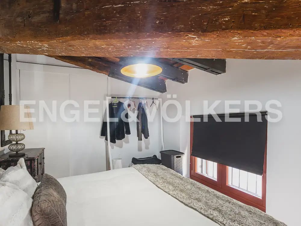 2 quarto Penthouse para arrendar em Valencia cidade - 2 000 € (Ref: 9897975)