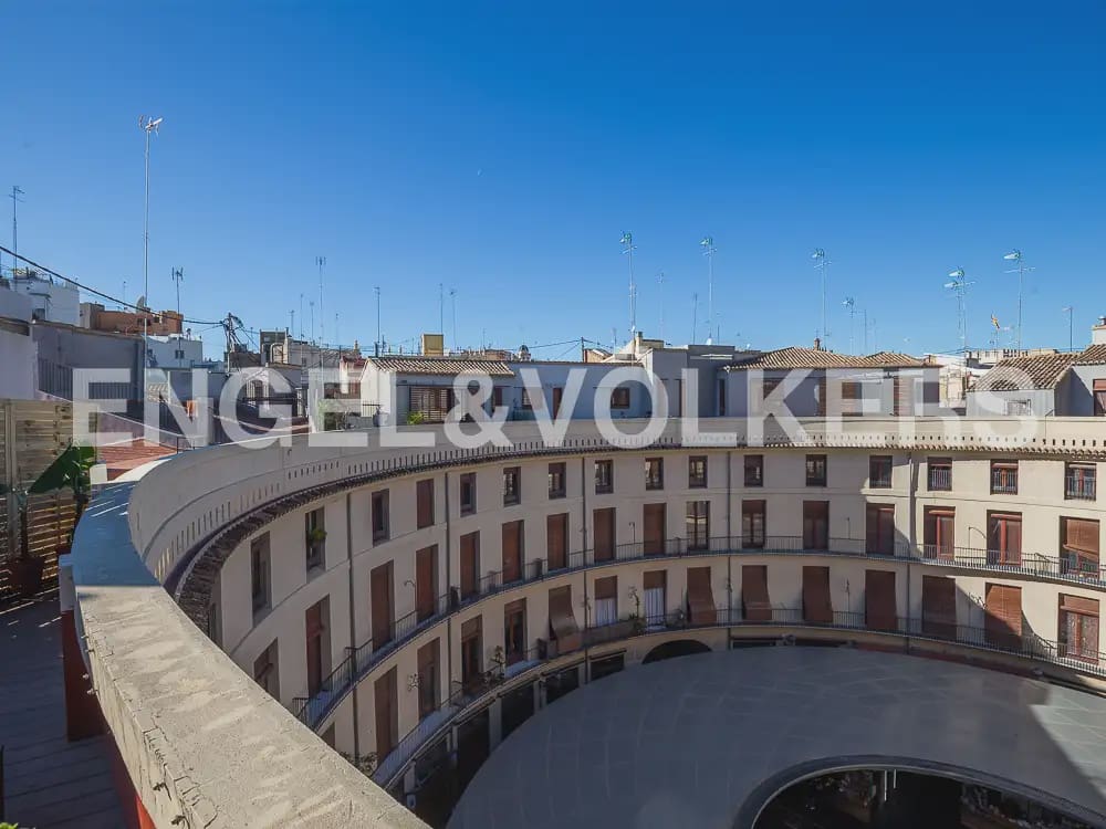 2 quarto Penthouse para arrendar em Valencia cidade - 2 000 € (Ref: 9897975)