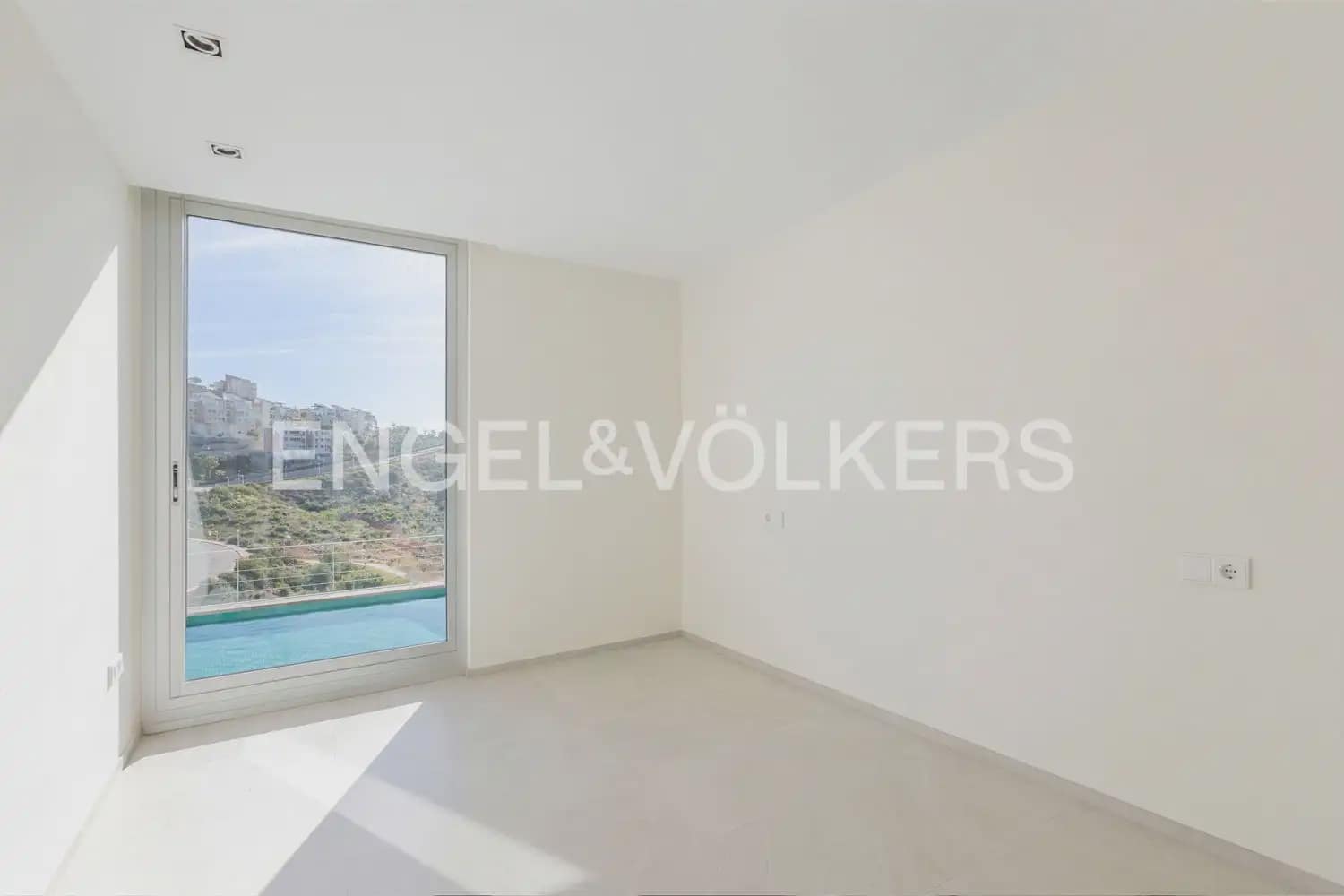 6 soverom Villa til salgs i Oropesa  med svømmebasseng - € 2 860 000 (Ref: 9897976)