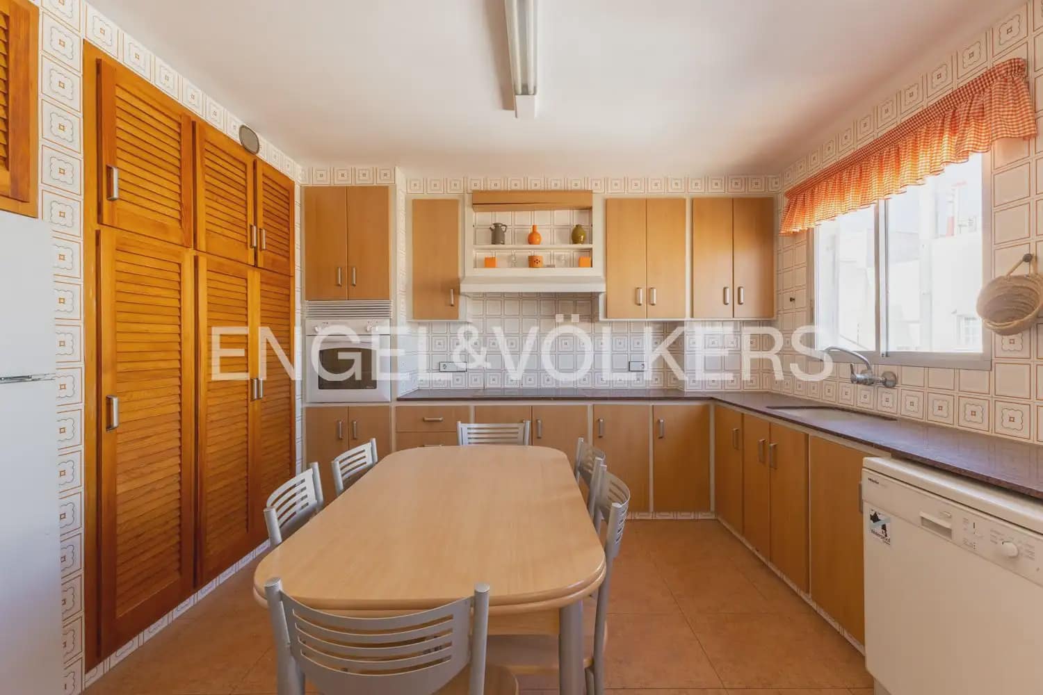 4 quarto Penthouse para venda em Castello de la Plana com garagem - 345 000 € (Ref: 9897977)