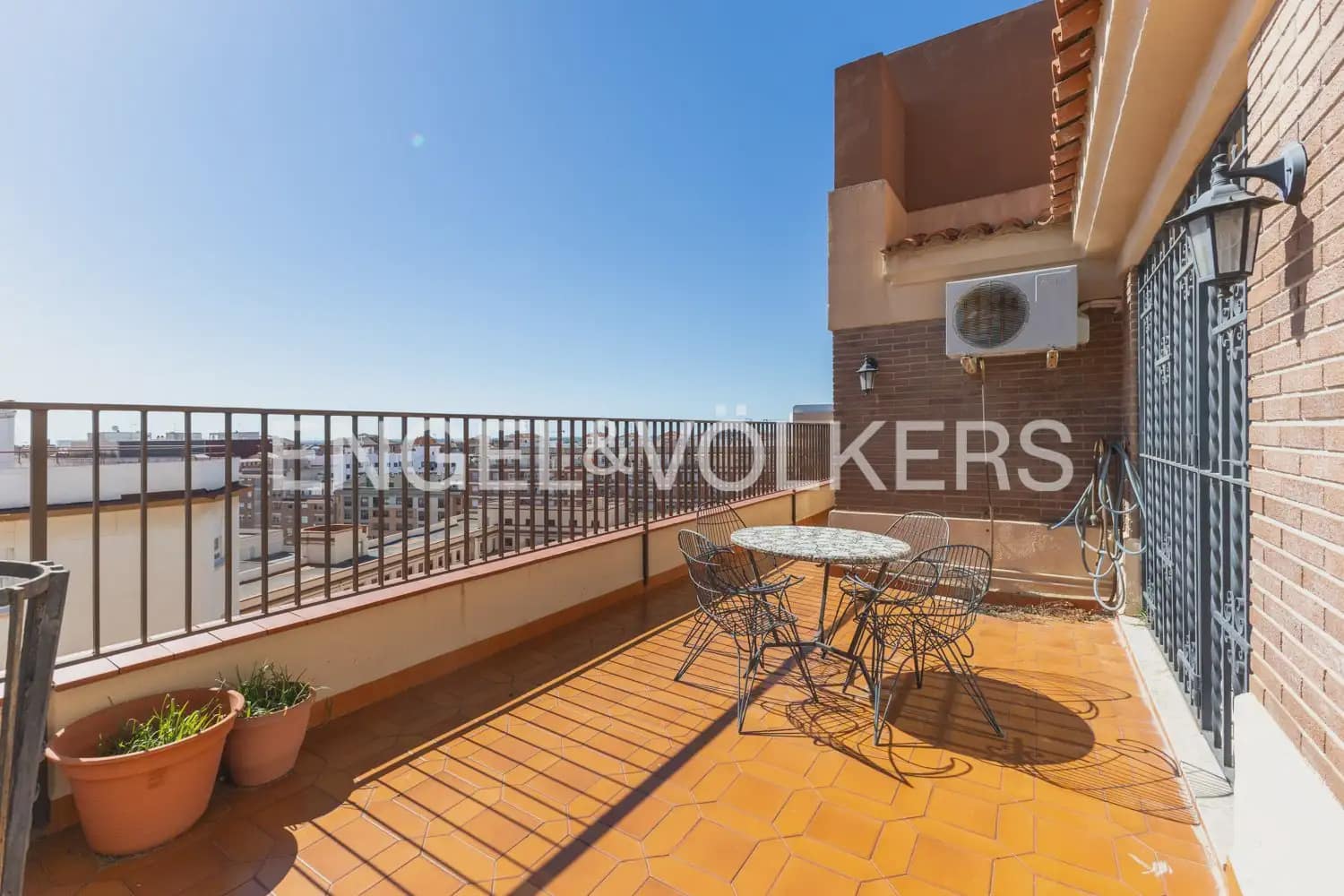 4 quarto Penthouse para venda em Castello de la Plana com garagem - 345 000 € (Ref: 9897977)