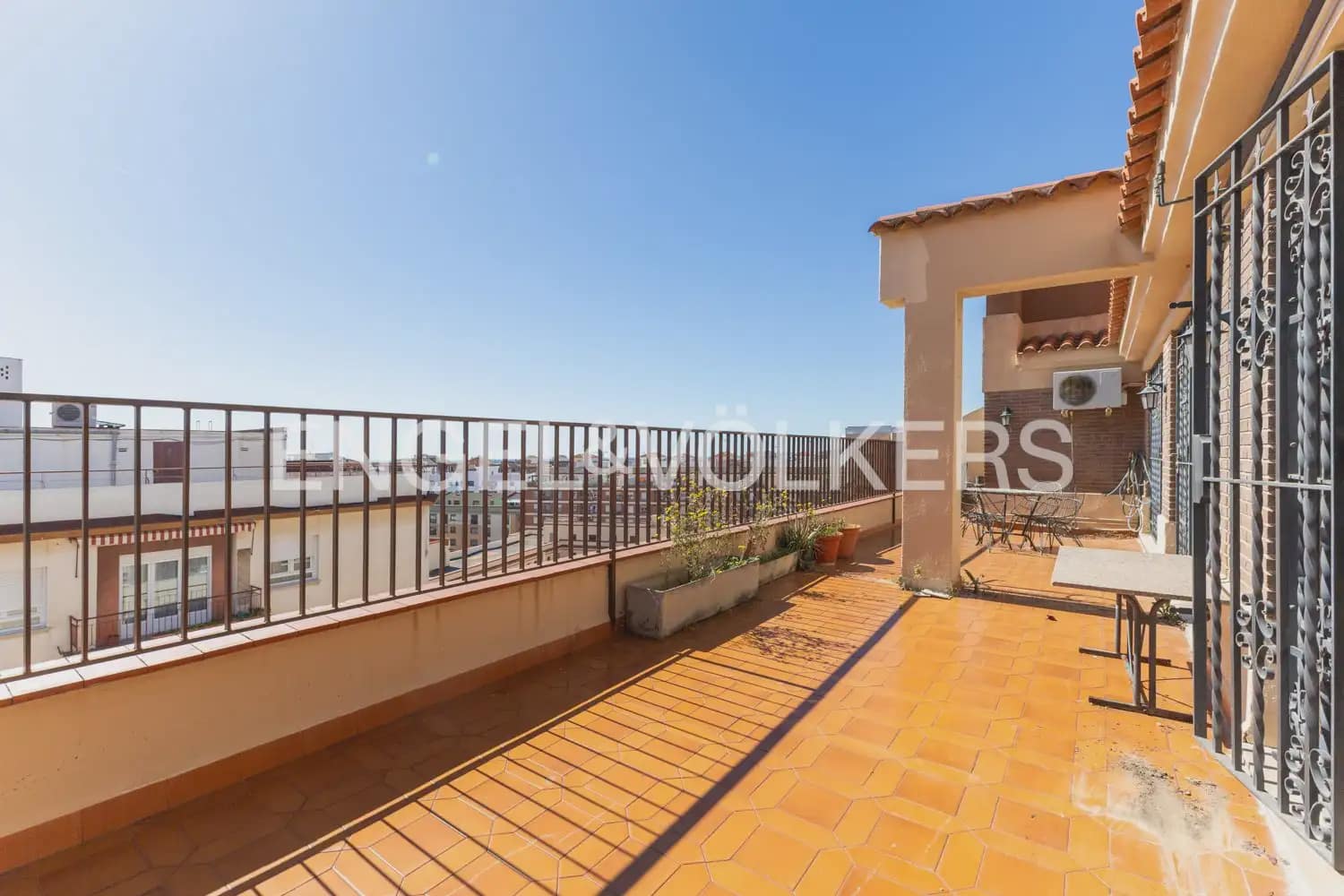 4 quarto Penthouse para venda em Castello de la Plana com garagem - 345 000 € (Ref: 9897977)