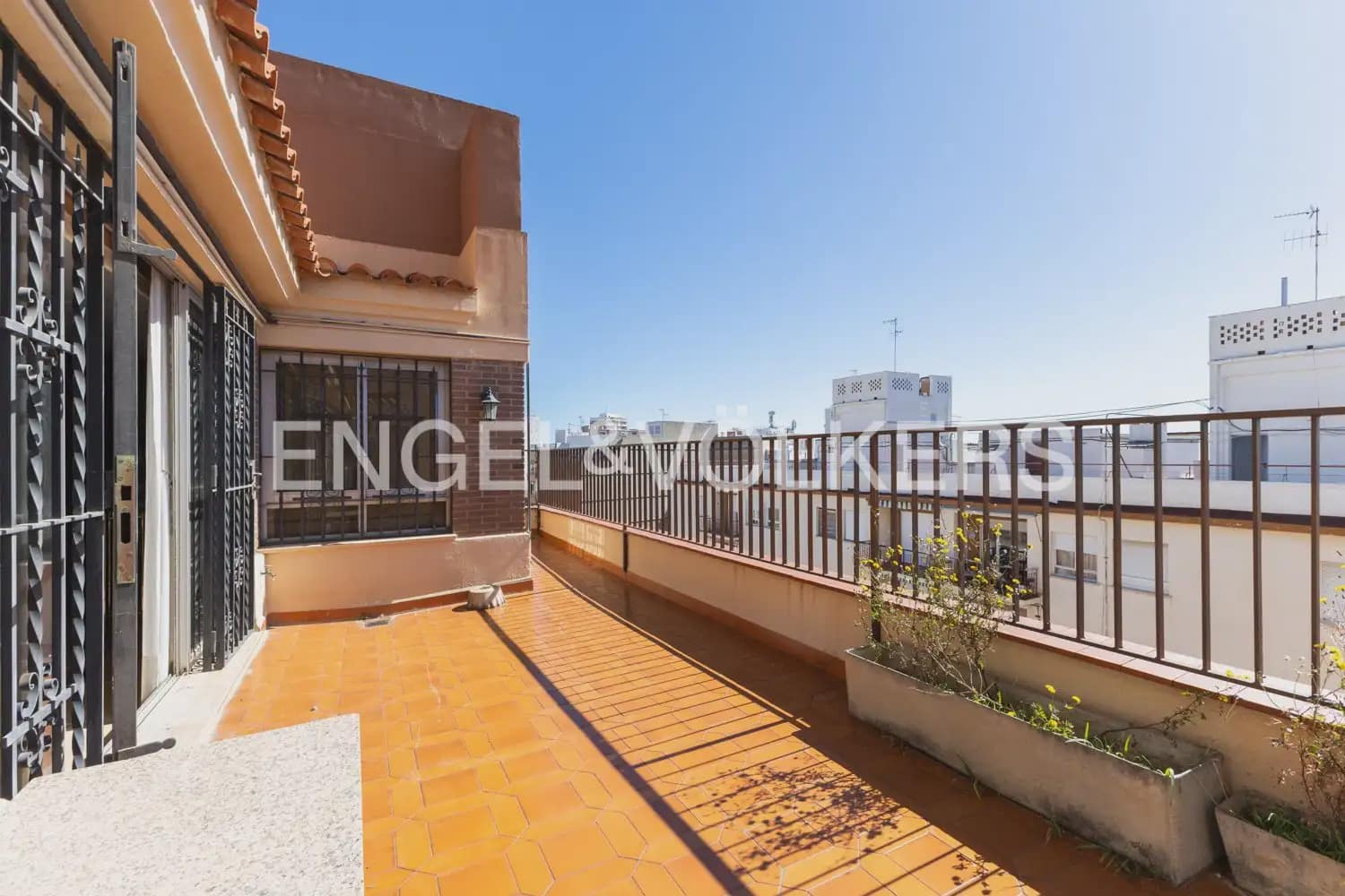 4 quarto Penthouse para venda em Castello de la Plana com garagem - 345 000 € (Ref: 9897977)
