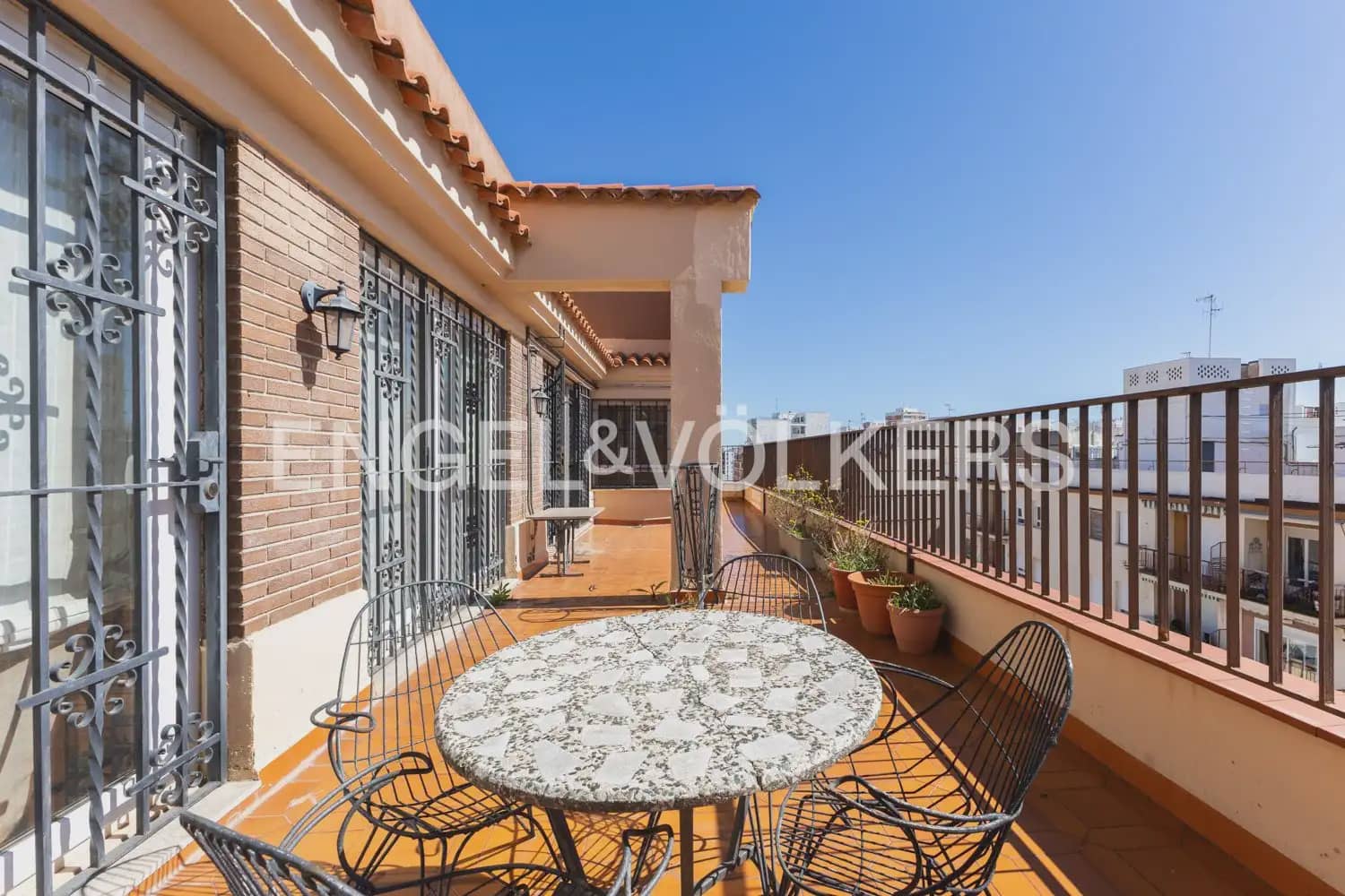 4 quarto Penthouse para venda em Castello de la Plana com garagem - 345 000 € (Ref: 9897977)