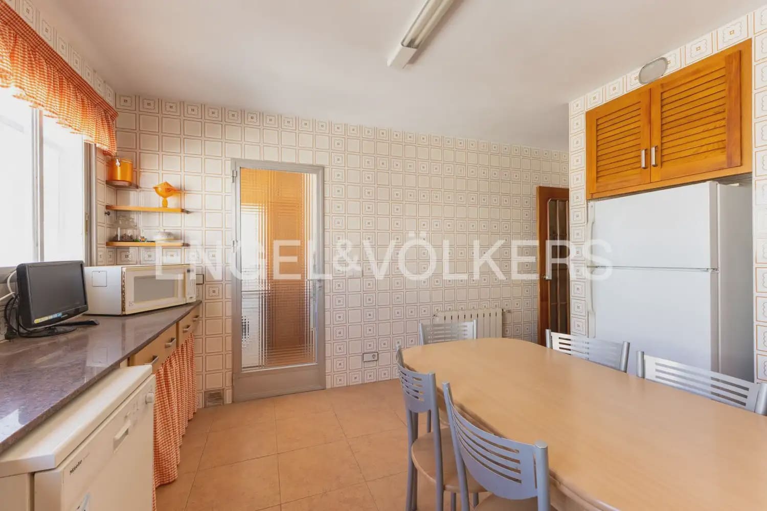 4 quarto Penthouse para venda em Castello de la Plana com garagem - 345 000 € (Ref: 9897977)