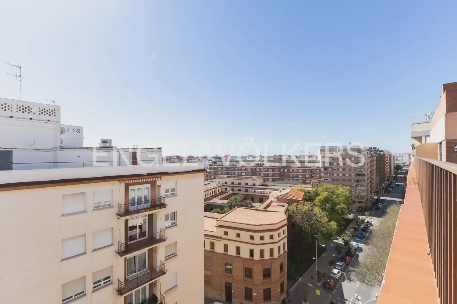 4 quarto Penthouse para venda em Castello de la Plana com garagem - 345 000 € (Ref: 9897977)